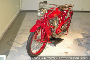 Мотоцикл Indian Big Twin (США) 1915 года в музее отечественной военной истории в Падиково