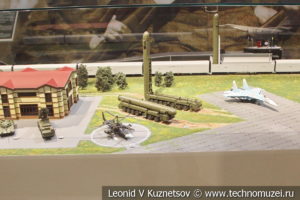 Макет, дающий возможность оценить реальные размеры современной военной техники в музее отечественной военной истории в Падиково