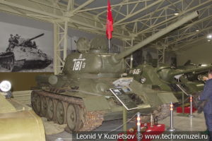 Т-34-85 средний танк 1944 года в музее отечественной военной истории в Падиково