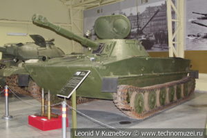 ПТ-76 Объект 740 легкий плавающий танк 1951 года в музее отечественной военной истории в Падиково