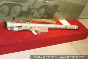 Переносной зенитно-ракетный комплекс "Стрела" в музее отечественной военной истории в Падиково