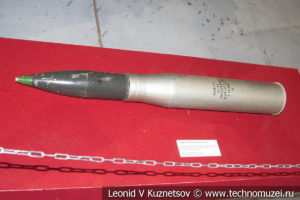 100-мм осколочно-фугасный выстрел Т-54 в музее отечественной военной истории в Падиково