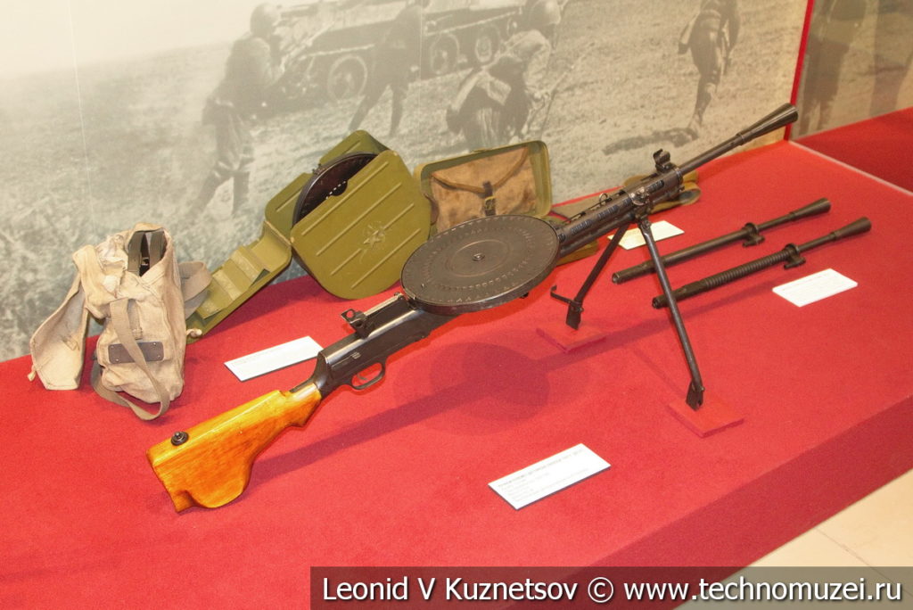 7,62-мм ручной пулемёт Дегтярёва ДП-27 образца 1927 года в музее отечественной военной истории в Падиково
