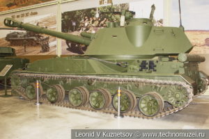 152-мм самоходная гаубица 2С3 Акация 1968 года в музее отечественной военной истории в Падиково