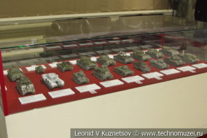 Модели бронетехники в музее отечественной военной истории в Падиково