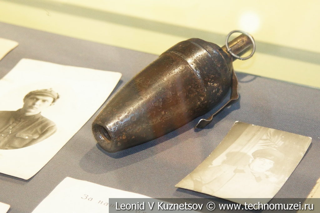 Ручная граната из корпуса миномётной мины в музее отечественной военной истории в Падиково