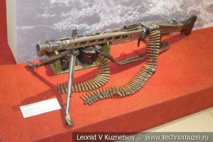 Немецкий 7,92-мм ручной пулемёт MG-42 в музее отечественной военной истории в Падиково